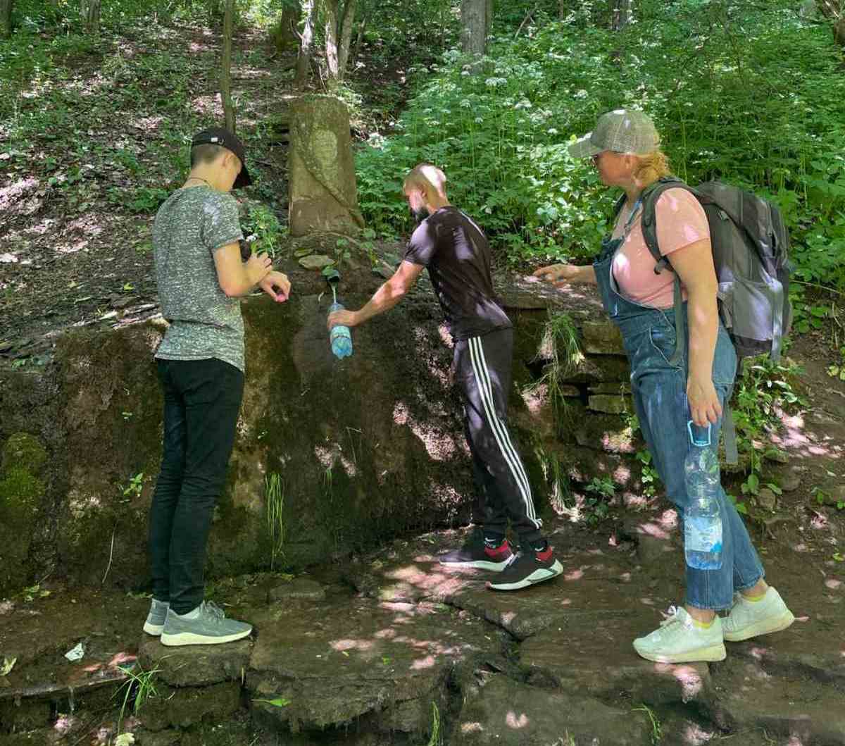 Дослідження джерела в урочищі Червоне